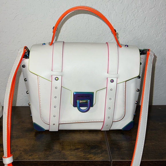 Michael kors purse - Picture 3 of 3